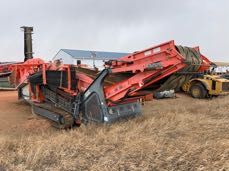 QE440 Sanvick Tracked Screen 7